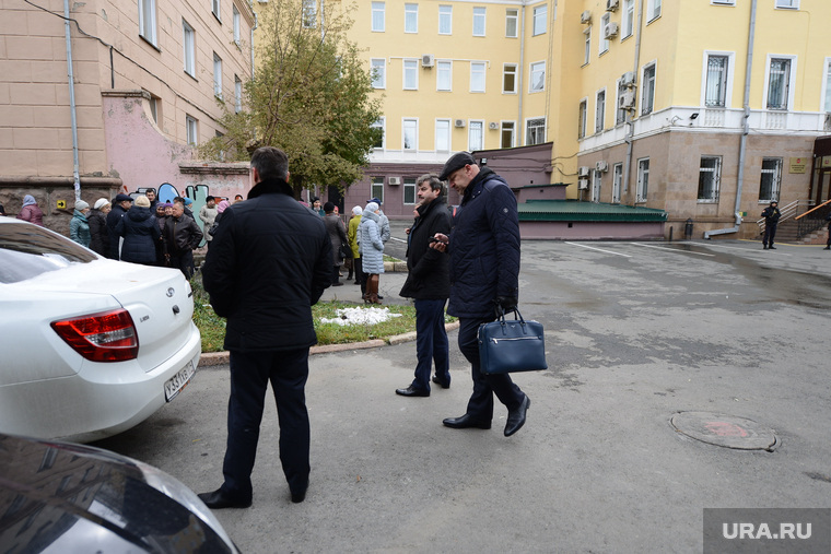 Правительство Челябинской области вот-вот распустят по домам из-за эвакуации