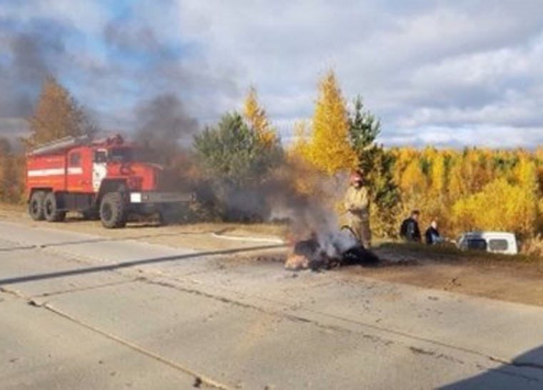 После ДТП мотоцикл и подросток загорелись