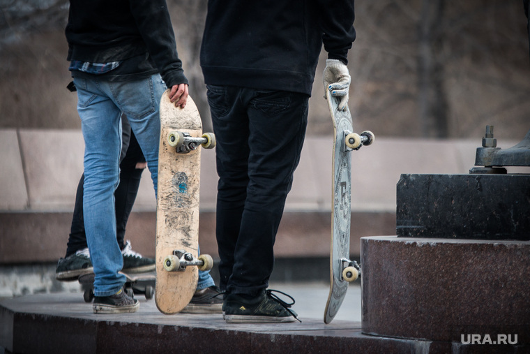 В Новом Уренгое возмущены новым скейт-парком с камнями и ямами: 
