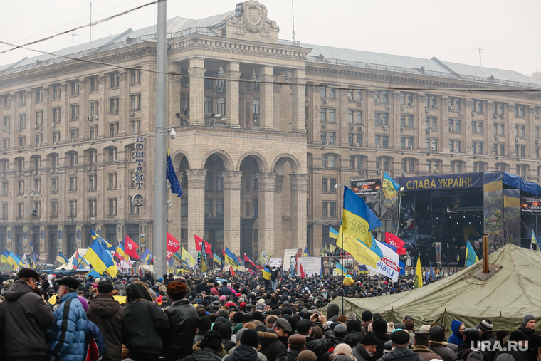 Силовики штурмом взяли палаточный городок Саакашвили в Киеве
