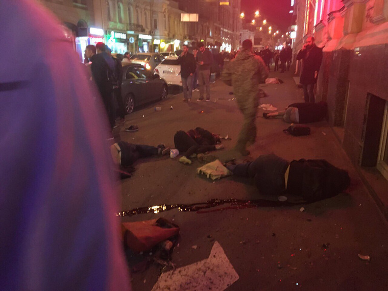 Пять человек погибли на месте, шестой скончался в больнице