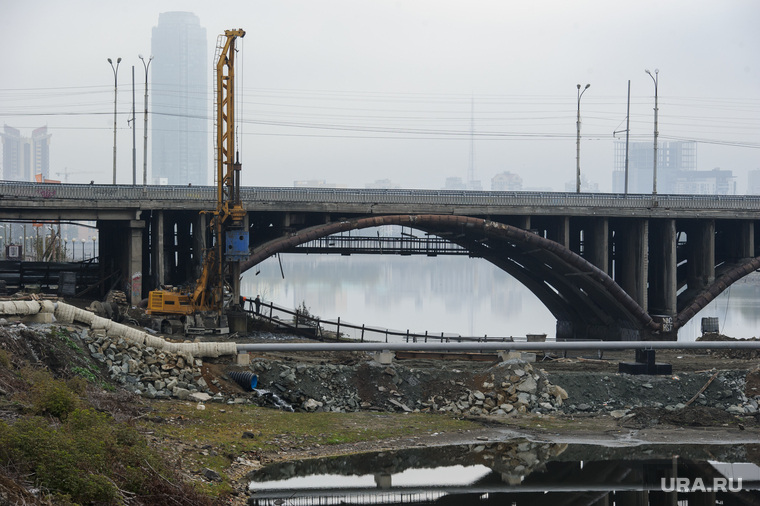 В мэрии Екатеринбурга уточнили, когда откроют Макаровский мост
