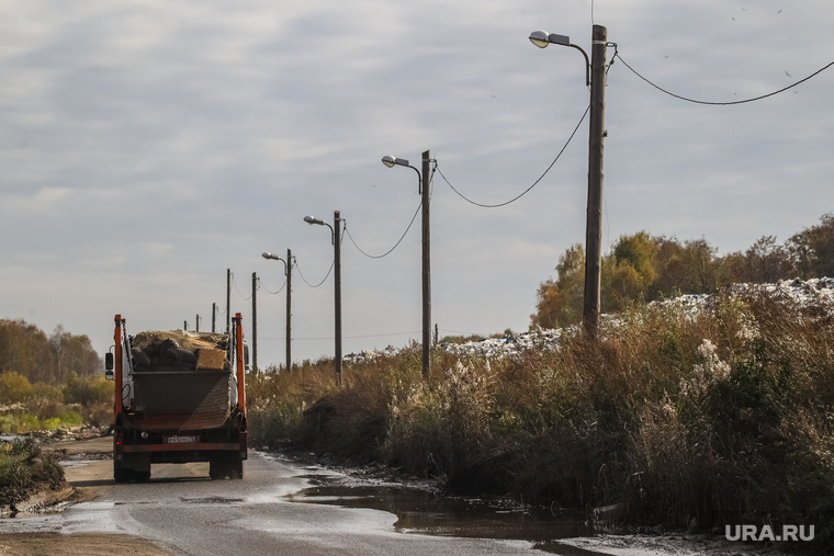 Проверка ОНФ и Общественной палатой Тюменской области полигона твердых бытовых отходов на Велижанском тракте. Тюмень, мусор, мусоровоз, полигон тбо, свалка