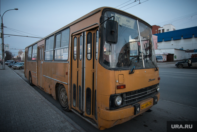 Клипарт. Пермь, рейсовый автобус, икарус