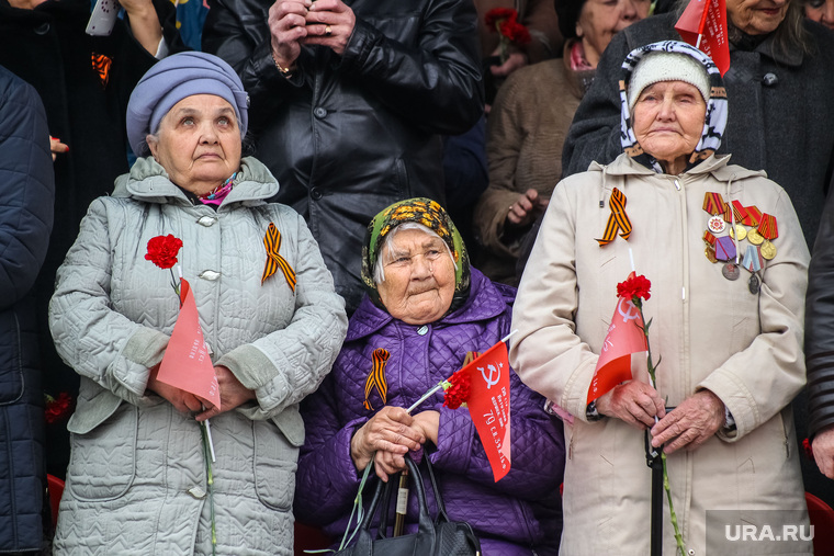 Парад Победы в Великой Отечественной войне. Тюмень, парад победы, пенсионеры