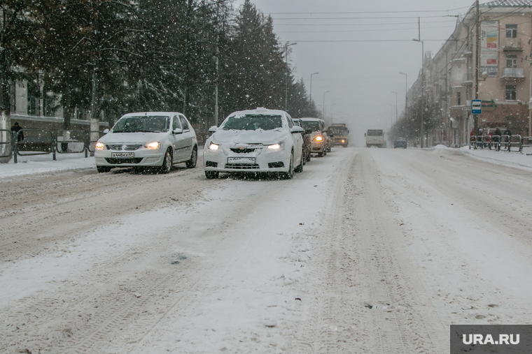 Челябинск и Курган заметет снегом. Госинспекторы предупреждают о заносах и гололедице