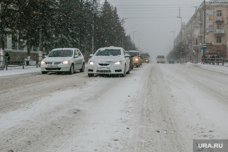 Город в снегу. Курган, снегопад, ветер, пурга, снег в городе, нечищенная дорога
