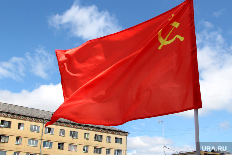 Конференция КПРФ
Курган, флаг красный, кпрф