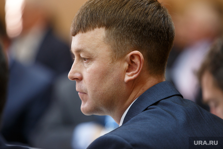 Василий Старков возглавил министерство только в прошлом году, а уже заработал народную репутацию