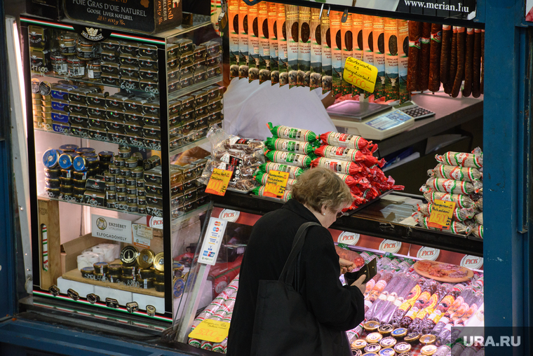 Виды Будапешта. Венгрия, продукты, колбаса, еда, фуа-гра, центральный рынок будапешта, гусиный паштет