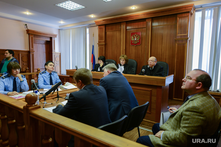 Степан Гузей (справа) стал вторым адвокатом Константина Цыбко, заявившим отвод судье
