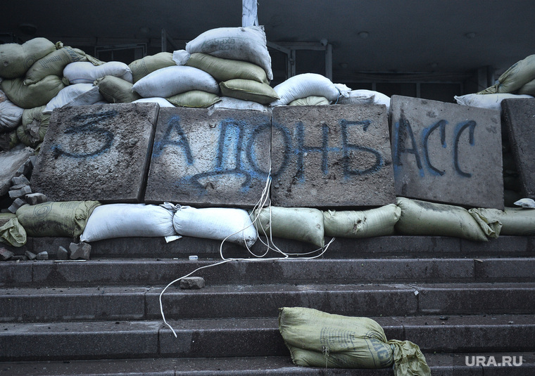 Последствия боевых действий в Мариуполе. Украина, баррикады, донбасс