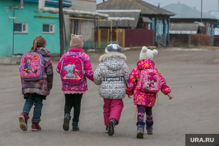 10-летие ООО "Агро-Клевер".
Село Мальцево. Шадринский район. Курганская обл, деревня, дети, школьники, село