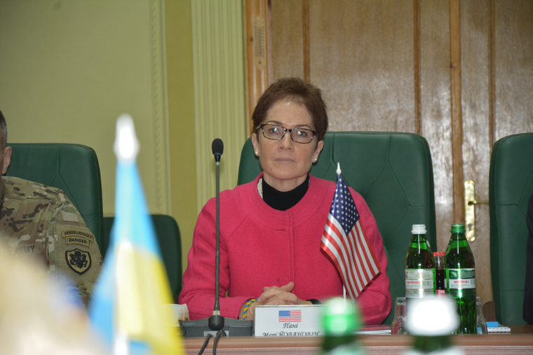 Американка призвала Киев платить жителям Донбасса