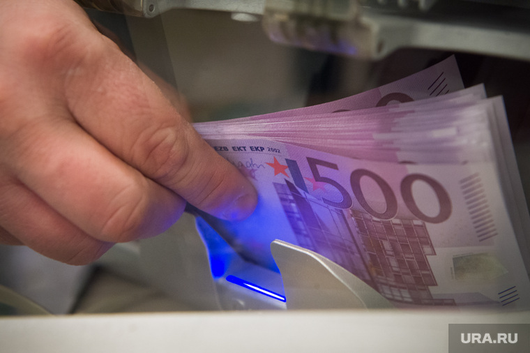 Обмен валют. Банки Екатеринбурга (Дополнение), евро, подсчет, валюта