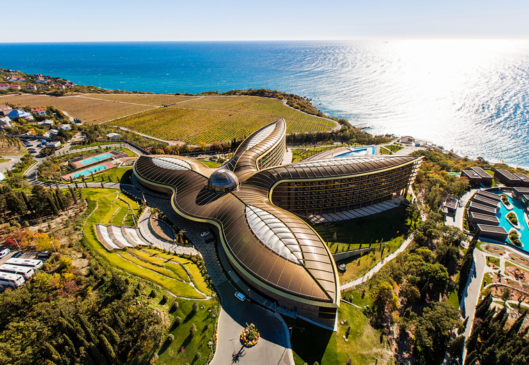 Mriya Resort & Spa работает с 2014 года
