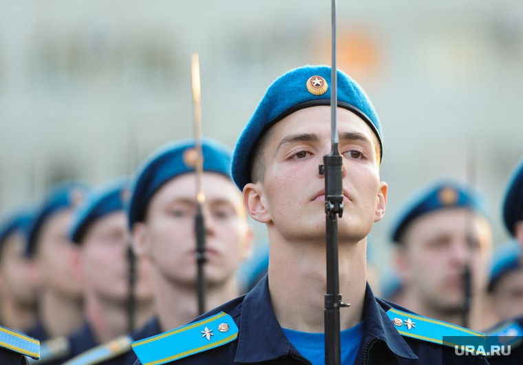 Генеральная репетиция парада 9 мая Челябинск, почетный караул, курсанты, летчики, штык, чввауш
