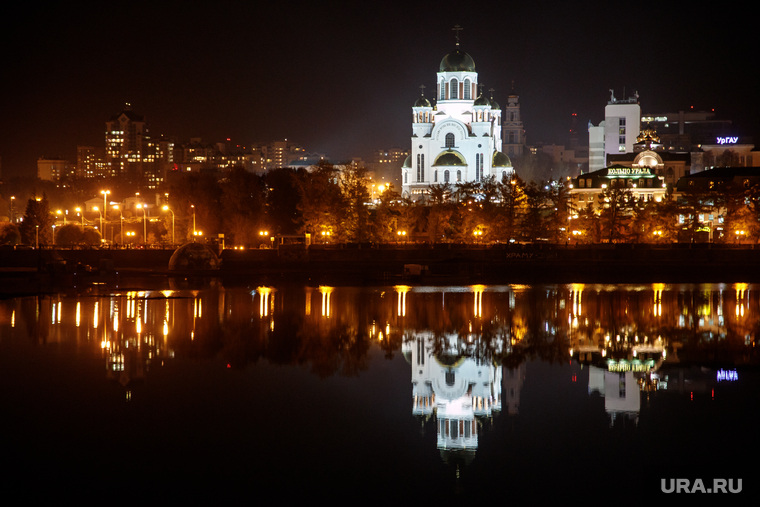 Ночной Екатеринбург, храм на крови, центральный городской пруд, ночной город, ночь, городской пейзаж, город екатеринбург