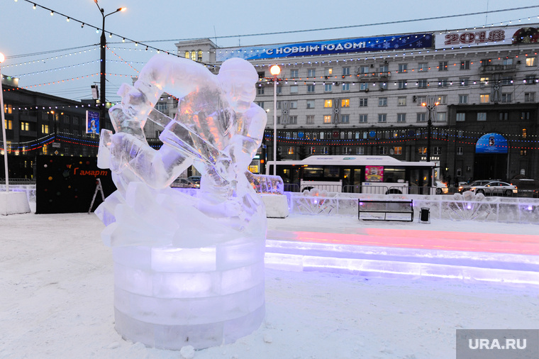Ледовый городок на площади Революции. Челябинск, ледовый городок, 2018