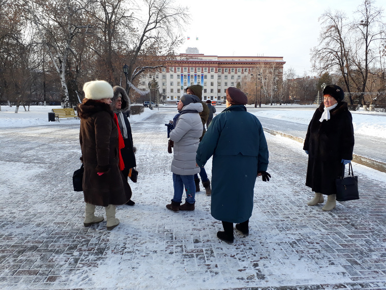 Пайщики заявили, что отказались от митингов и пикетов ради встречи со следователем