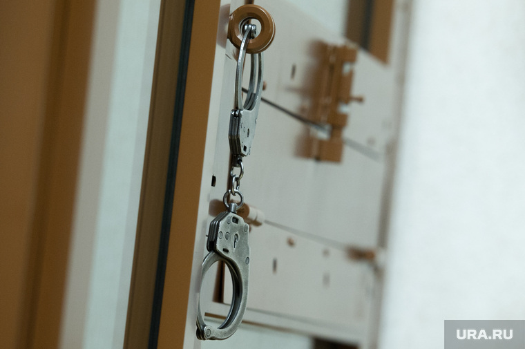 Судебное заседание по делу банды Тропиканки в Свердловском областном суде. Екатеринбург, арест, суд, судебный процесс, наручники, задержание