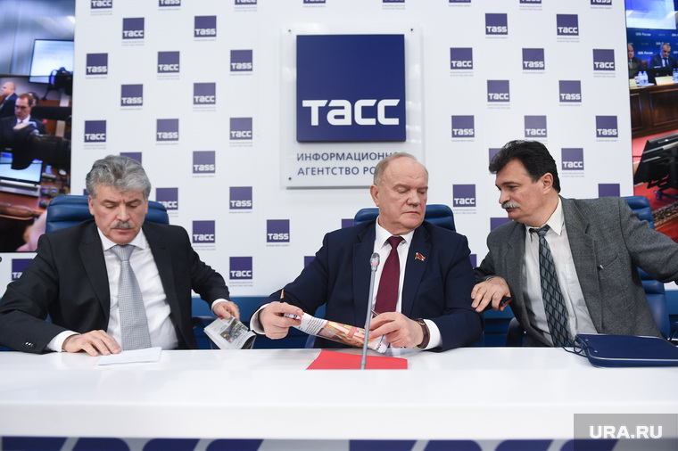 Пресс-конференция кандидата в президенты Павла Грудинина. Москва, грудинин павел, зюганов геннадий, болдырев юрий