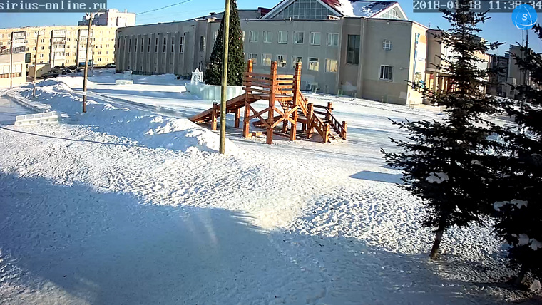 После уборки городок продолжил работу