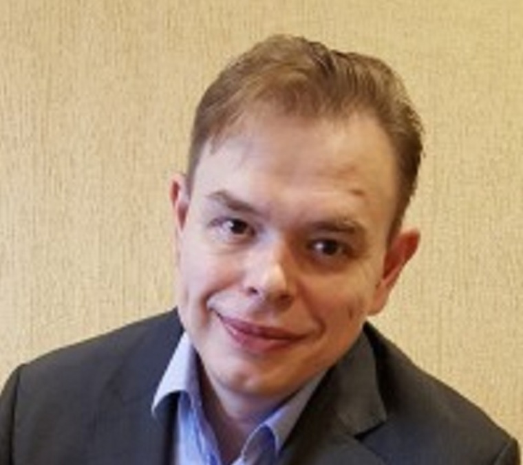 Пока Злобин является членом пермского избиркома с решающим правом голоса, а также входит в партию «Справедливая Россия»