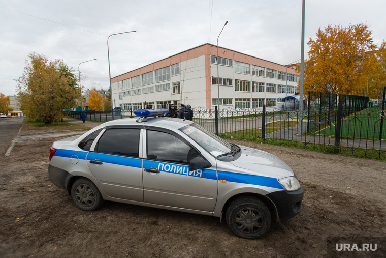 Эвакуация 18 школы после обнаружения предмета похожего на взрывное устройство. Сургут, эвакуация школьников, школа18, бомба в школе