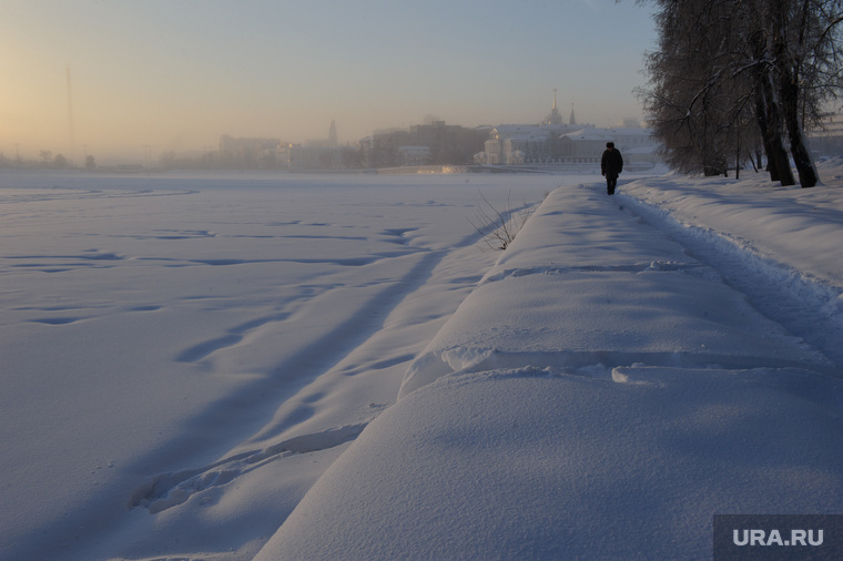 Клипарт, разное. Екатеринбург, холод, зима, набережная городского пруда, городской пруд, мороз
