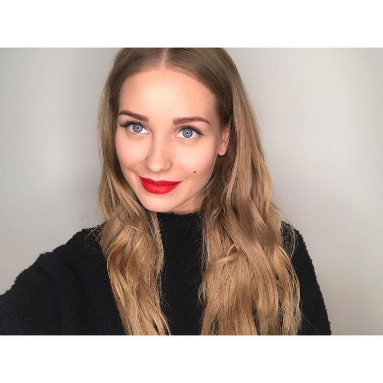 Кристина Асмус выложила откровенный снимок в Instagram