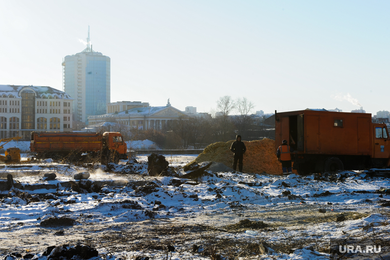 Начало строительства конгресс-холла  к ШОС. Челябинск, набережная реки миасс