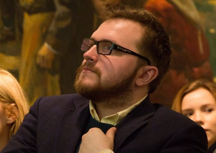 Павел Стоцко считает, что штамп в его паспорте появился на законных основаниях