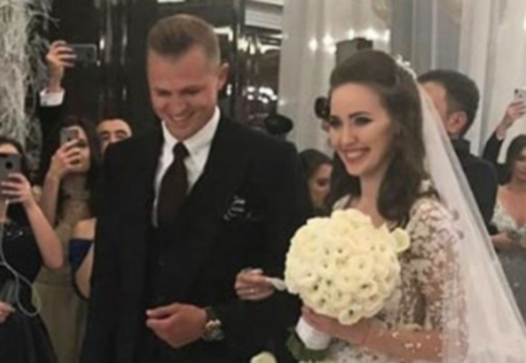 Для футболиста Дмитрия Тарасова это уже третий брак