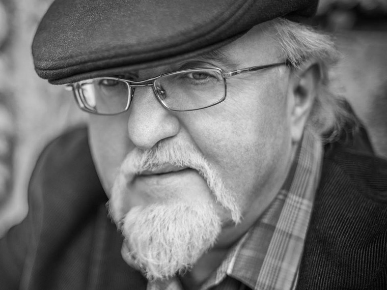 Винничук почти дословно перевел русскоязычную книгу и издал под своим именем