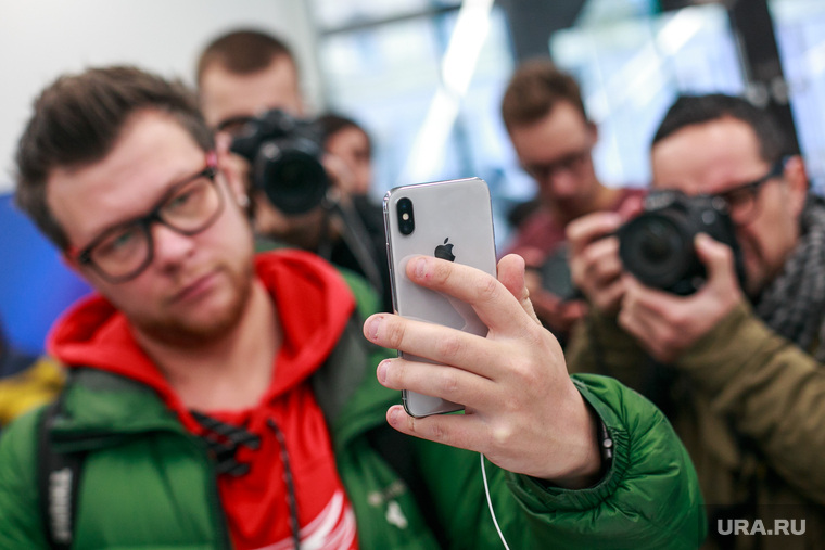 Старт продаж Apple IPhoneX в re:Store на Тверской, 27. Москва , телефон, смартфон, apple, гаджеты, iphone 10, фон, мобильный