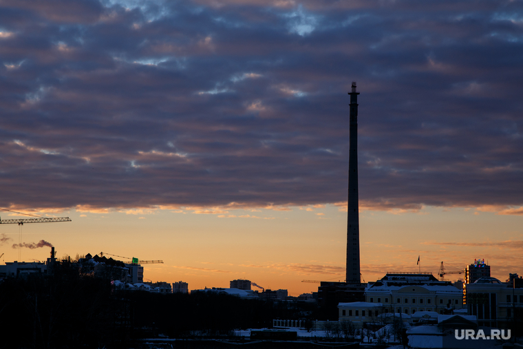 Утро в Екатеринбурге. Рассветное небо и метро, утро, недостроенная телевышка, рассвет екатеринбург, рассветное небо, заброшенная телебашня