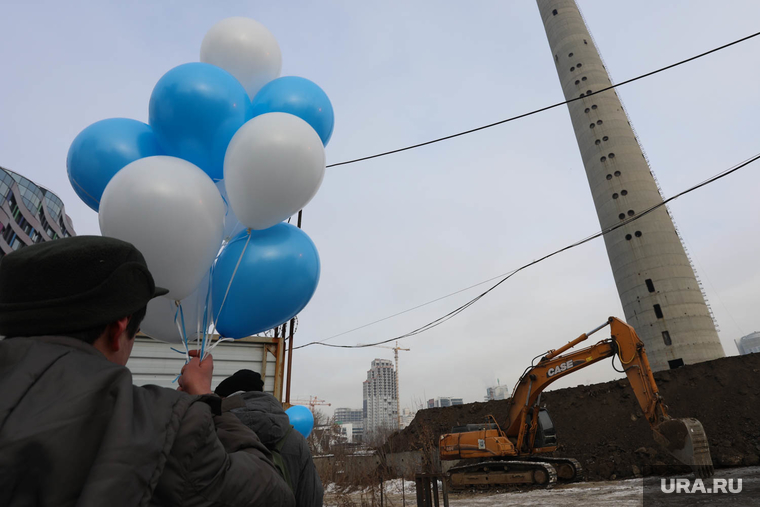 Митинг в против сноса недостроенной  телебашни. Екатеринбург