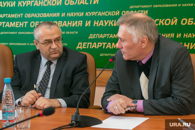 Вадим Мироненко (справа) считает, что конструктивный диалог поможет найти истину