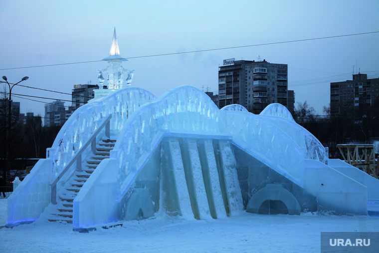 Ледовый городок. Пермь, ледовый городок, горка, лед