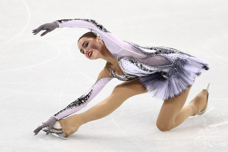 Загитову и Медведеву считают главными претендентками на олимпийское золото