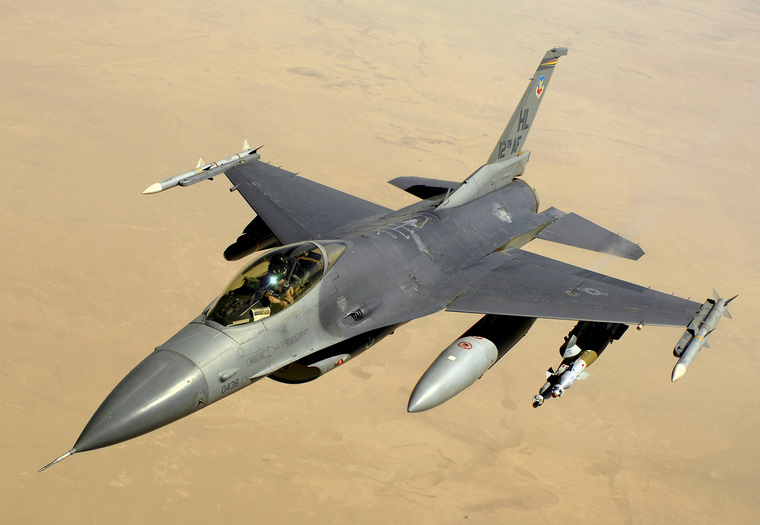 Истребитель F-16 был сбит из-за ошибки пилотов