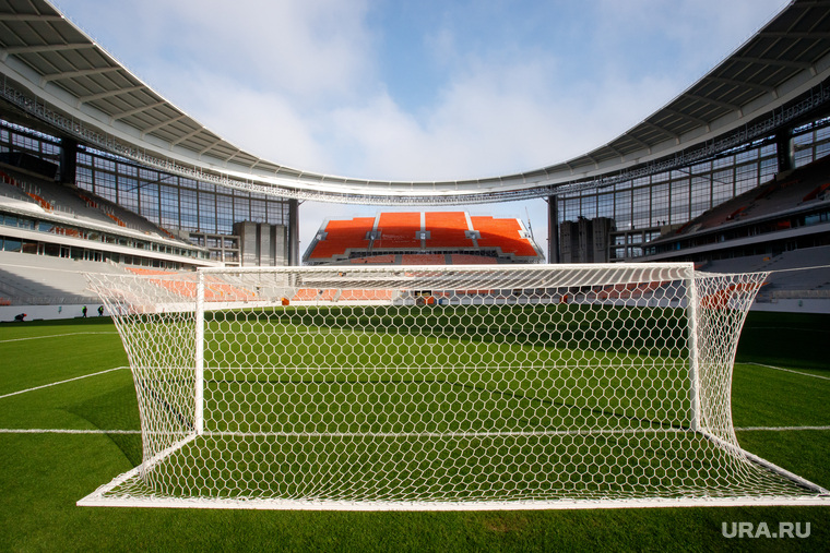 Визит делегации FIFA на стройплощадку Екатеринбург-Арены (ex. Центральный стадион). Екатеринбург, футбольное поле, центральный стадион, футбольные ворота, екатеринбург арена