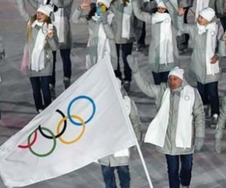 МОК не разрешил российским спортсменам выйти под национальным флагом