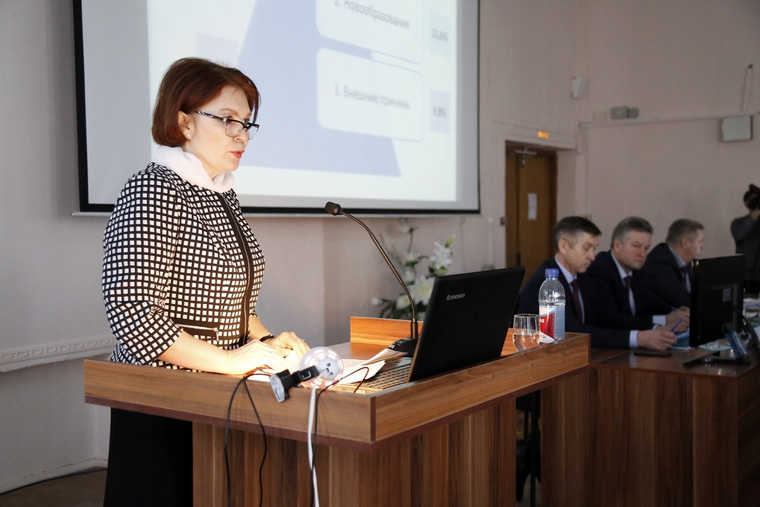 Лариса Кокорина озвучила участникам заседания позитивную статистику