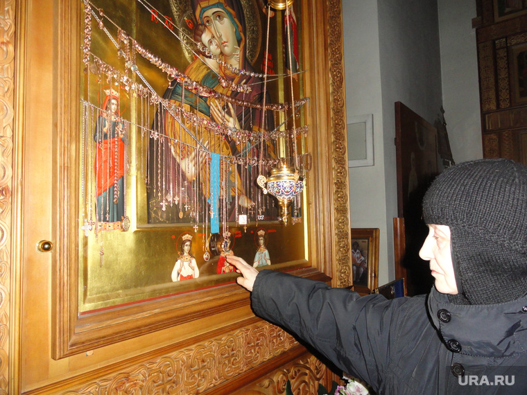 Золотая медаль Павла Дацюка в Среднеуральском женском монастыре
, икона, золотая медаль, пожертвования, образ