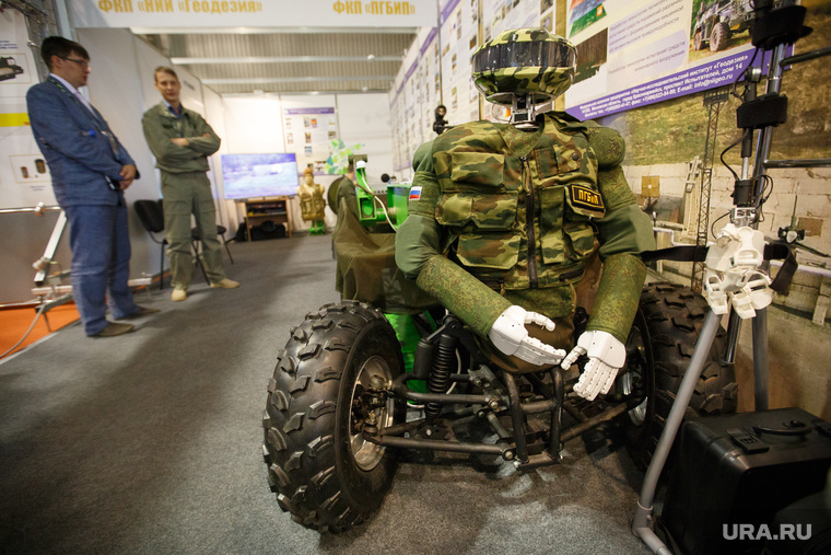 RAE-2015. Russia Arms Expo-2015. Первый день. Нижний Тагил, робот
