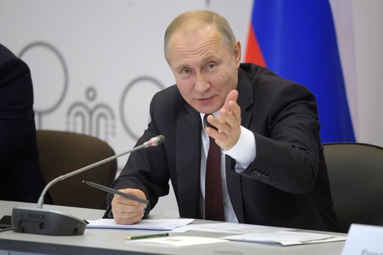 Владимир Путин пошутил о разведке и хлебе