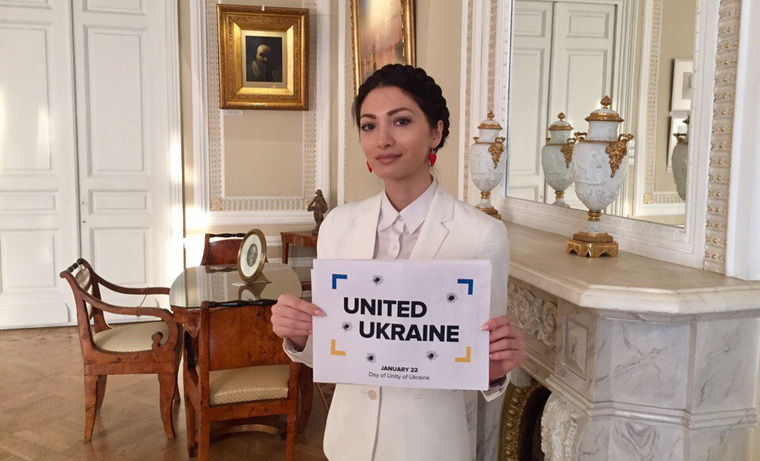 Диана Макиева стала поклонницей Юлии Тимошенко и даже сделала такую же прическу
