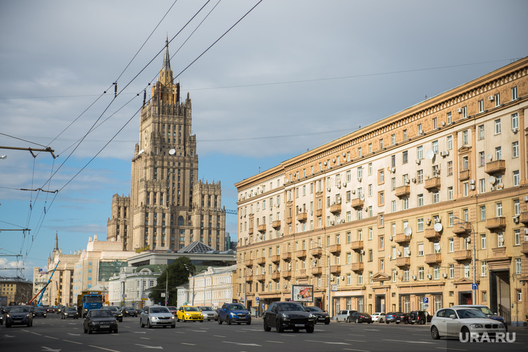 Выдворенным из Великобритании российским дипломатам пообещали карьеру в Москве